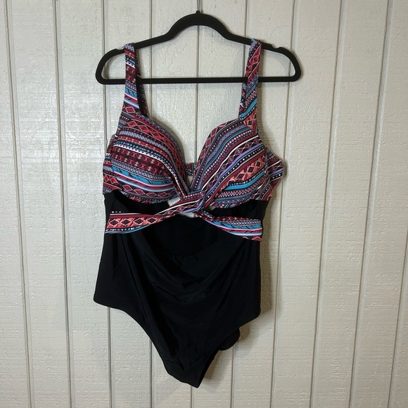 Swimsuits For All Underwire Cut Out One Piece, size 22. - Picture 2 of 8